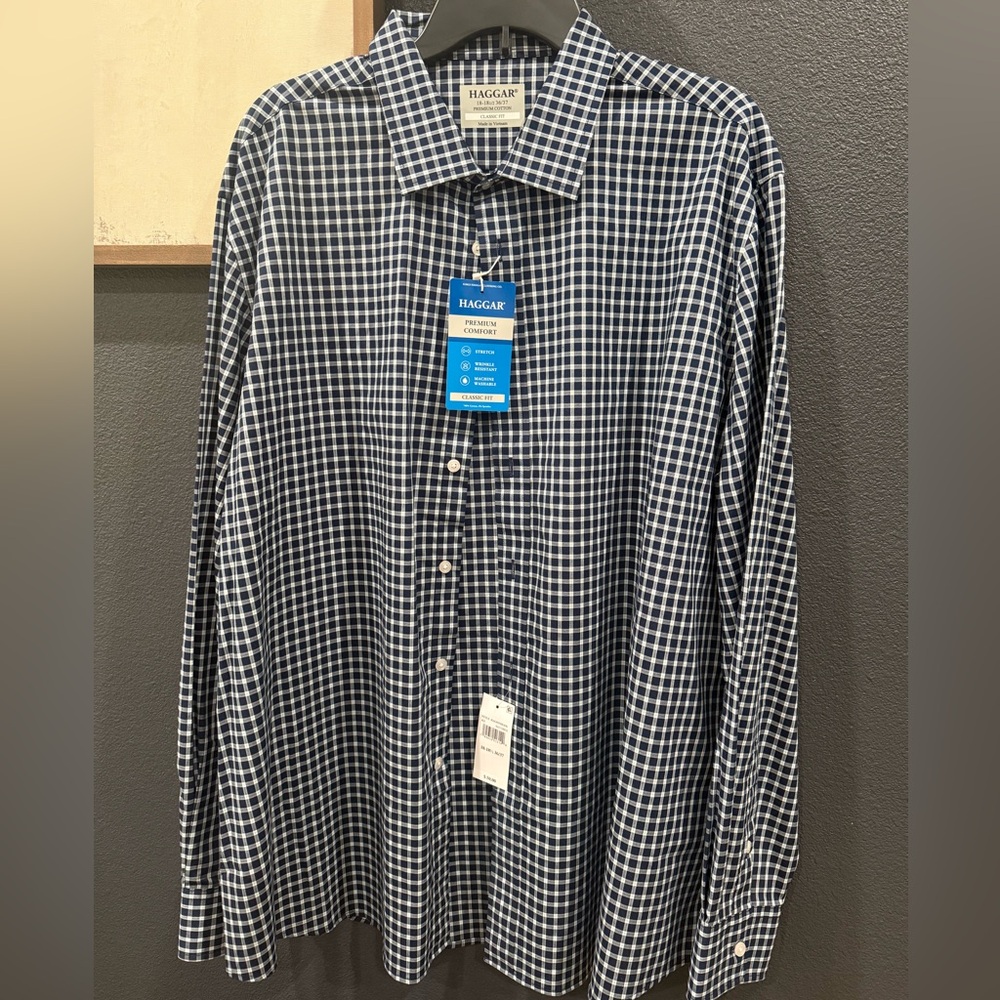 Haggar Men's Navy and White Plaid Shirt